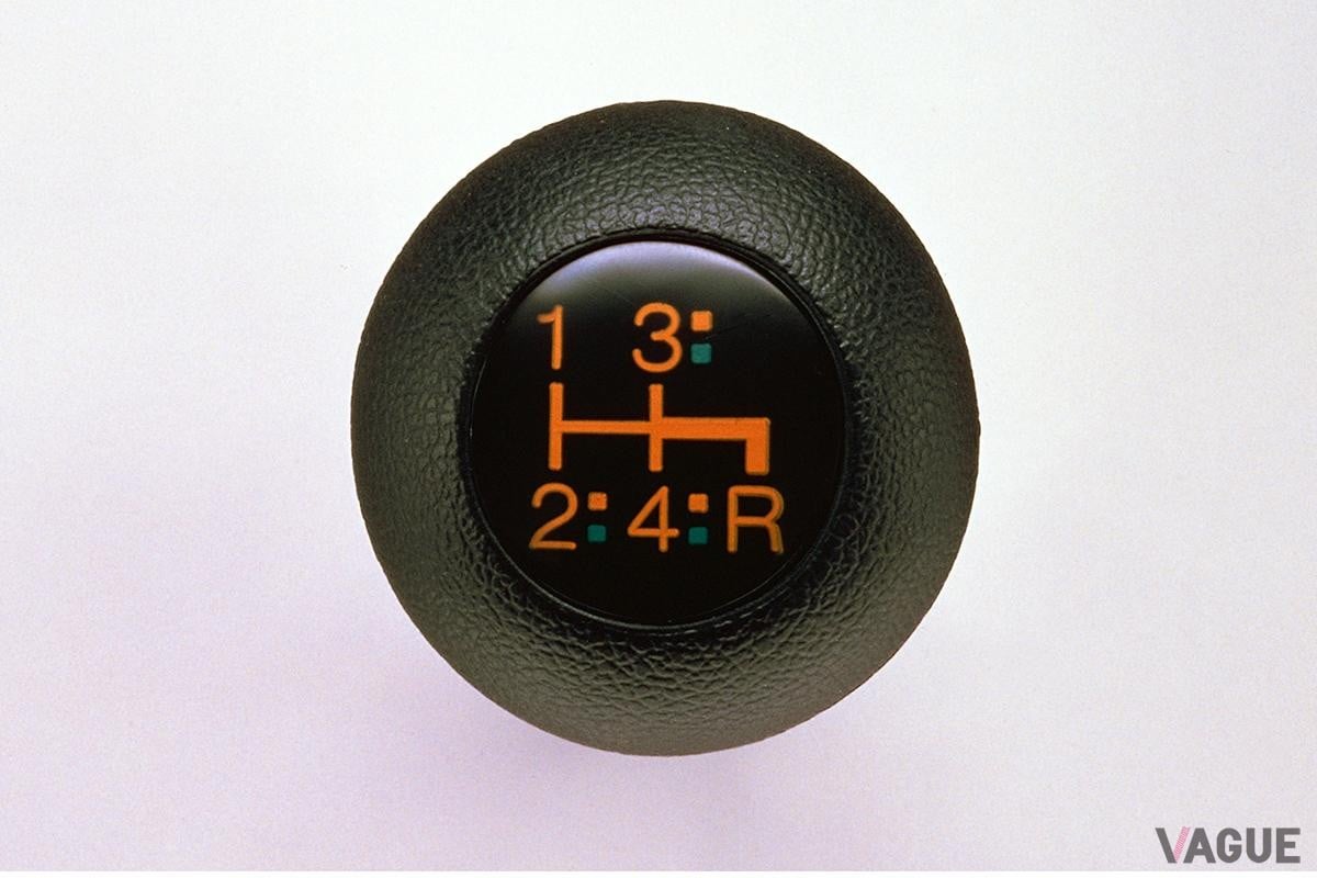 これがハイパーシフト。2/3/4速のそれぞれに高速側(High)と低速側(Low)に切り換わる副変速機を採用した7段変速装置だ