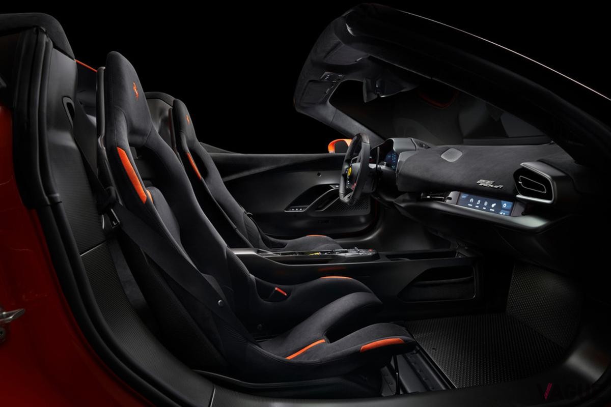 フェラーリ新型「296スペチアーレ」のインテリア