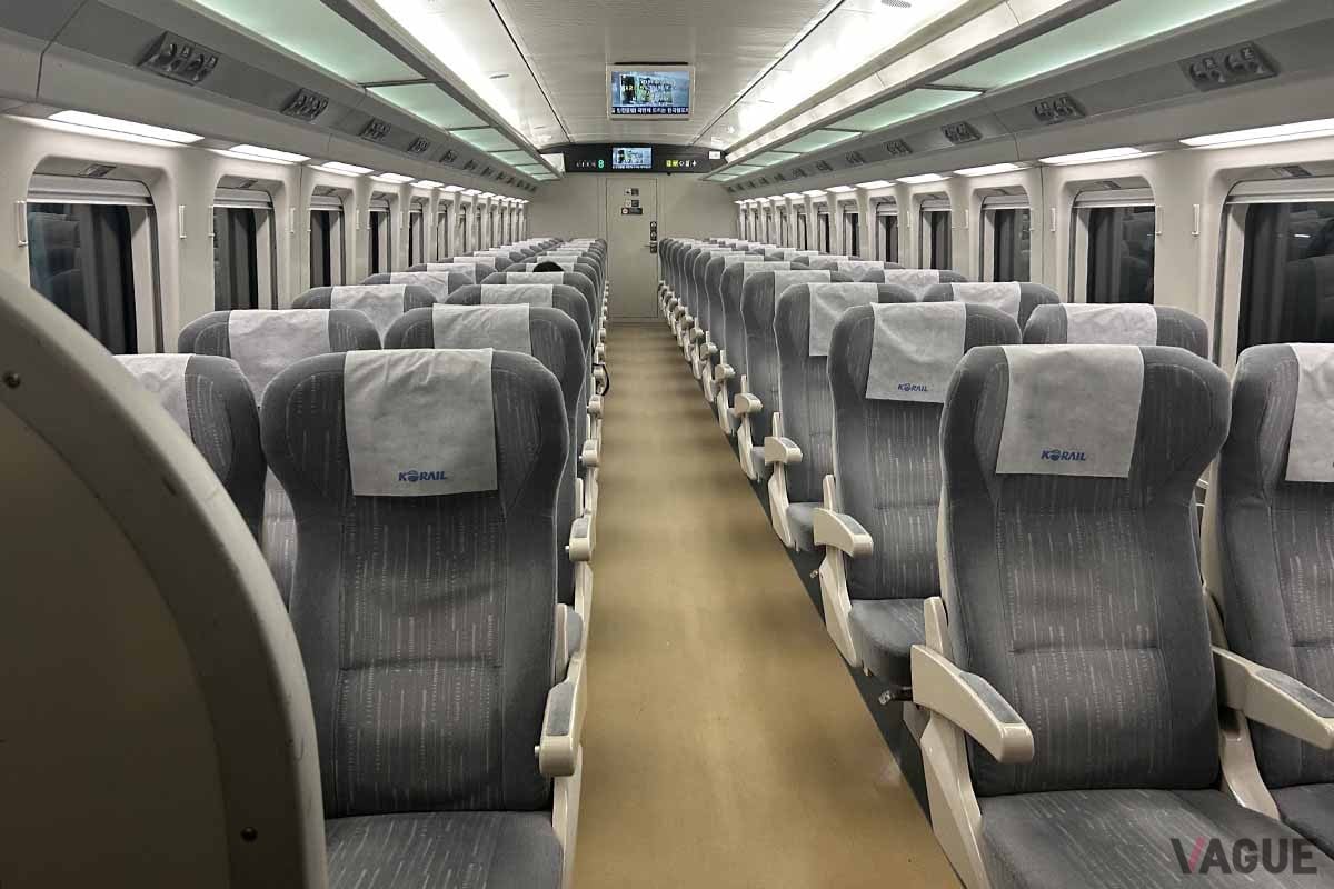 韓国の高速鉄道「KTX青龍」普通車