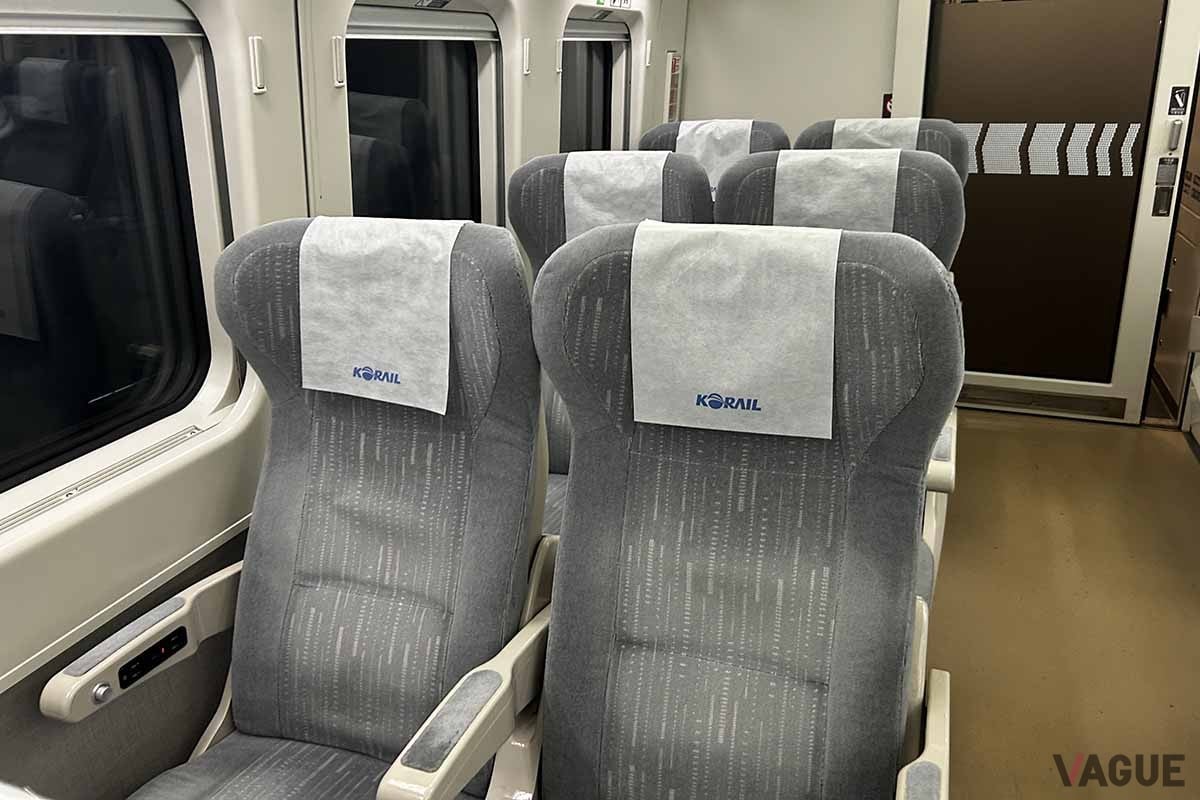 韓国の新型高速鉄道「KTX青龍」普通車座席