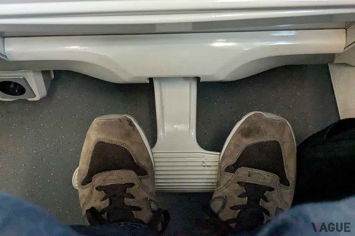 韓国の新型高速鉄道「KTX青龍」普通車座席