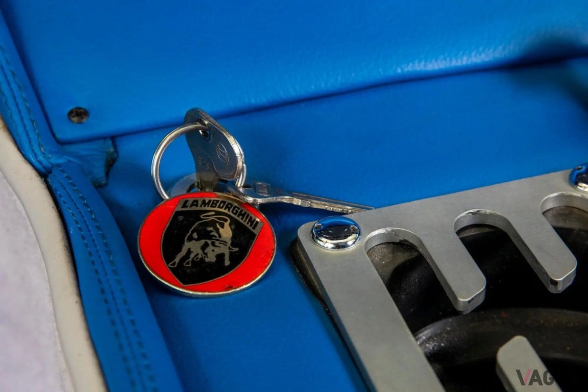 カナダのオークションで落札された1968年式ランボルギーニ「ミウラP400」のインテリア