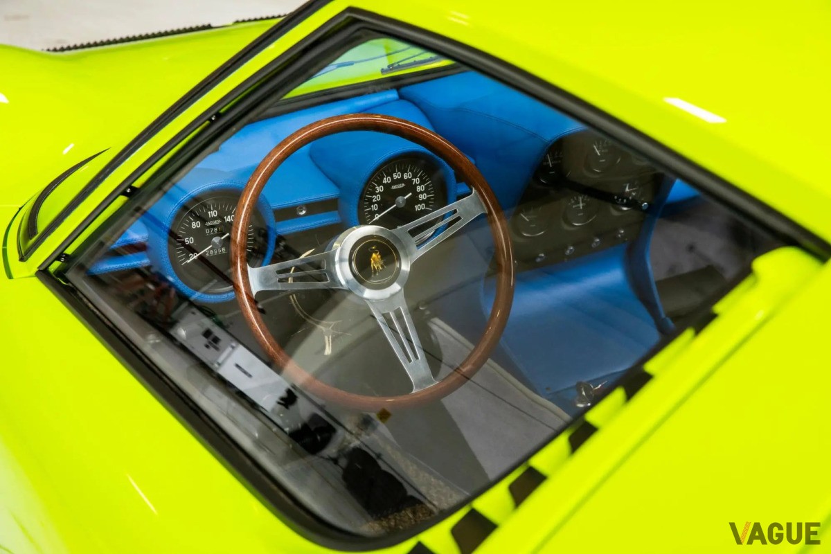 カナダのオークションで落札された1968年式ランボルギーニ「ミウラP400」のインテリア