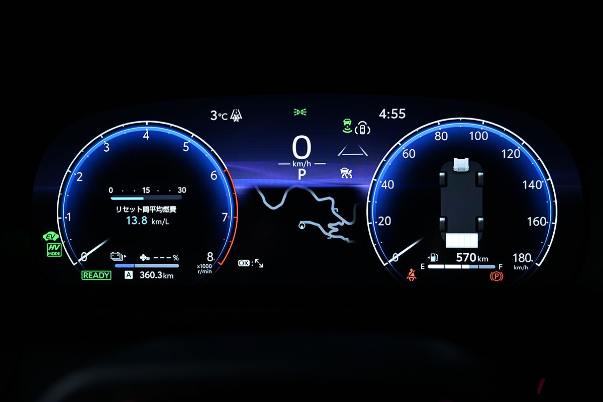 トヨタ新型「クラウン・エステート RS」（PHEV）