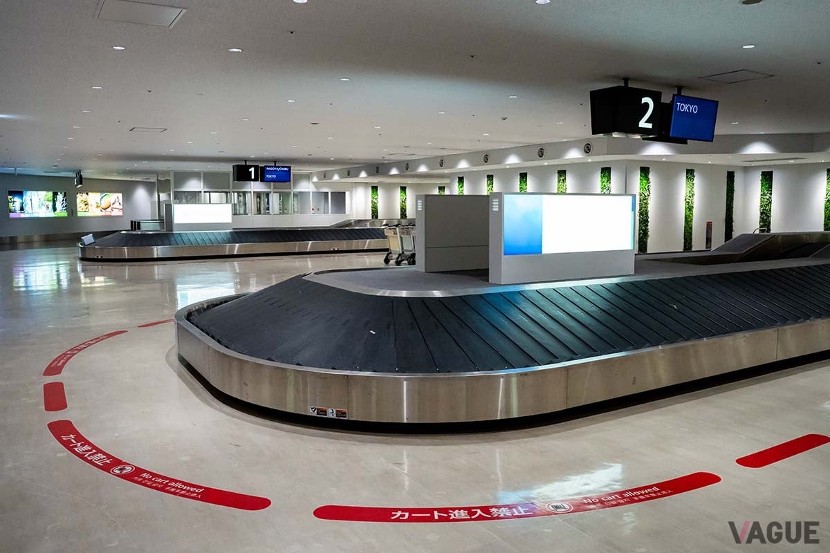 手荷物受取所（ターンテーブル）で自分の荷物を受取る際に盗難には気をつけよう