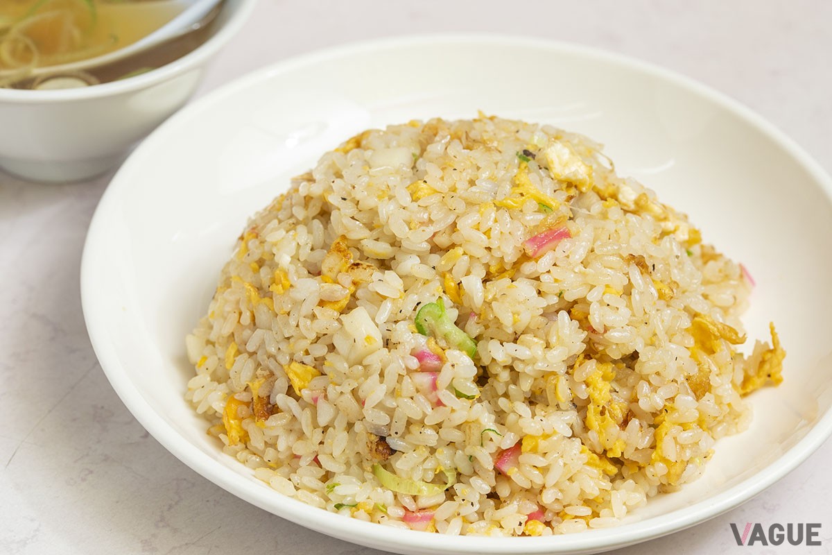 チャーハン680円。スープ付き。他にキムチチャーハンや高菜チャーハン各750円などがある