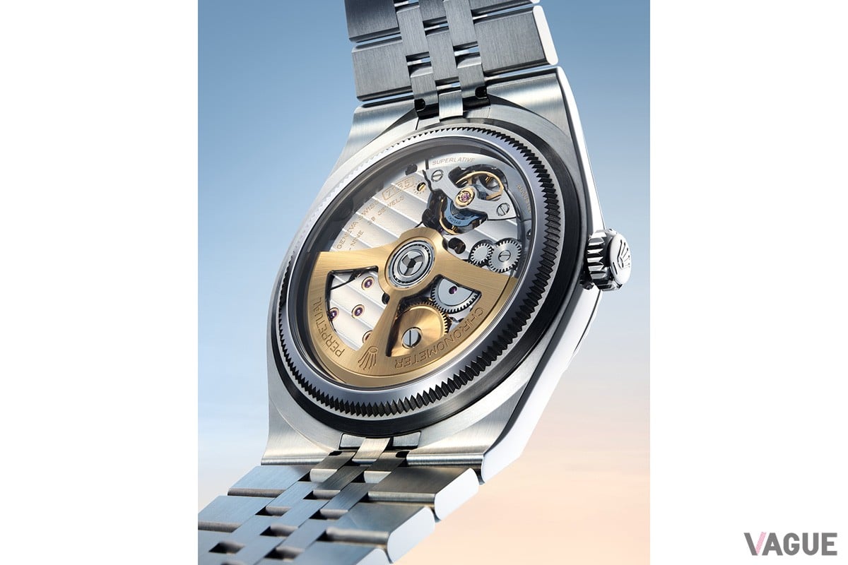 毎時36000回の高振動で安定した精度を実現する“キャリバー7135”。66時間のロングパワーリザーブとともに優れた耐磁性能を発揮する