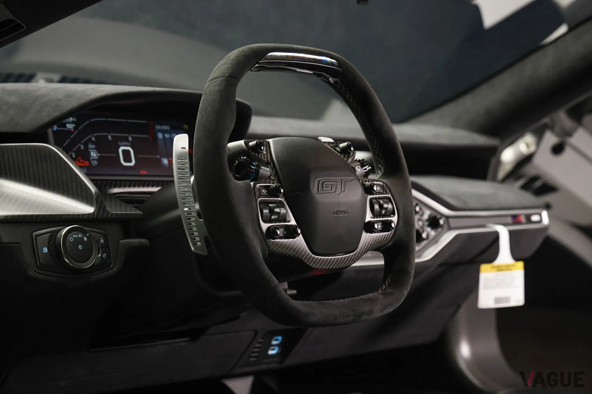 米国オークションに登場した2022年式フォード「GTカーボンシリーズ」のインテリア