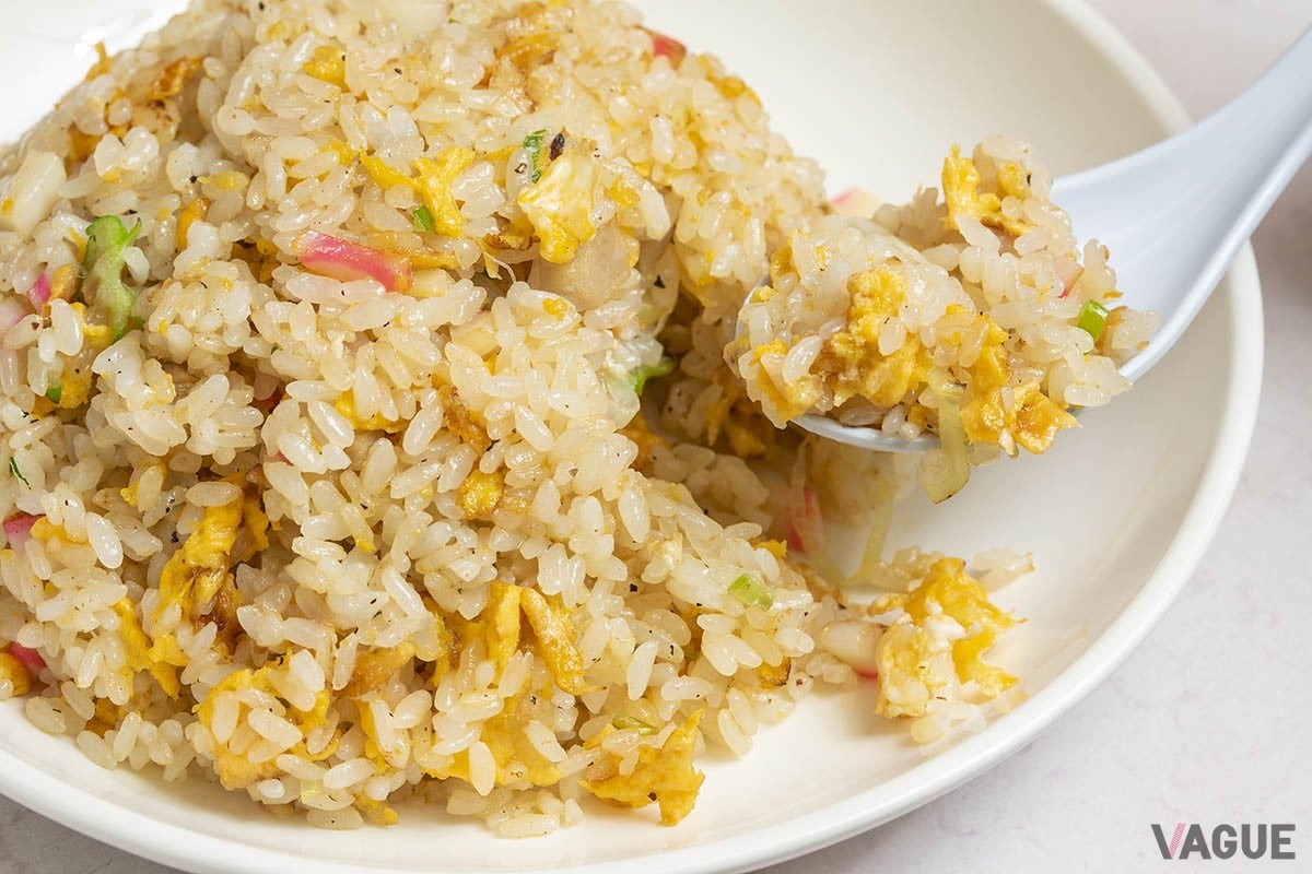 チャーハン680円。スープ付き。他にキムチチャーハンや高菜チャーハン各750円などがある