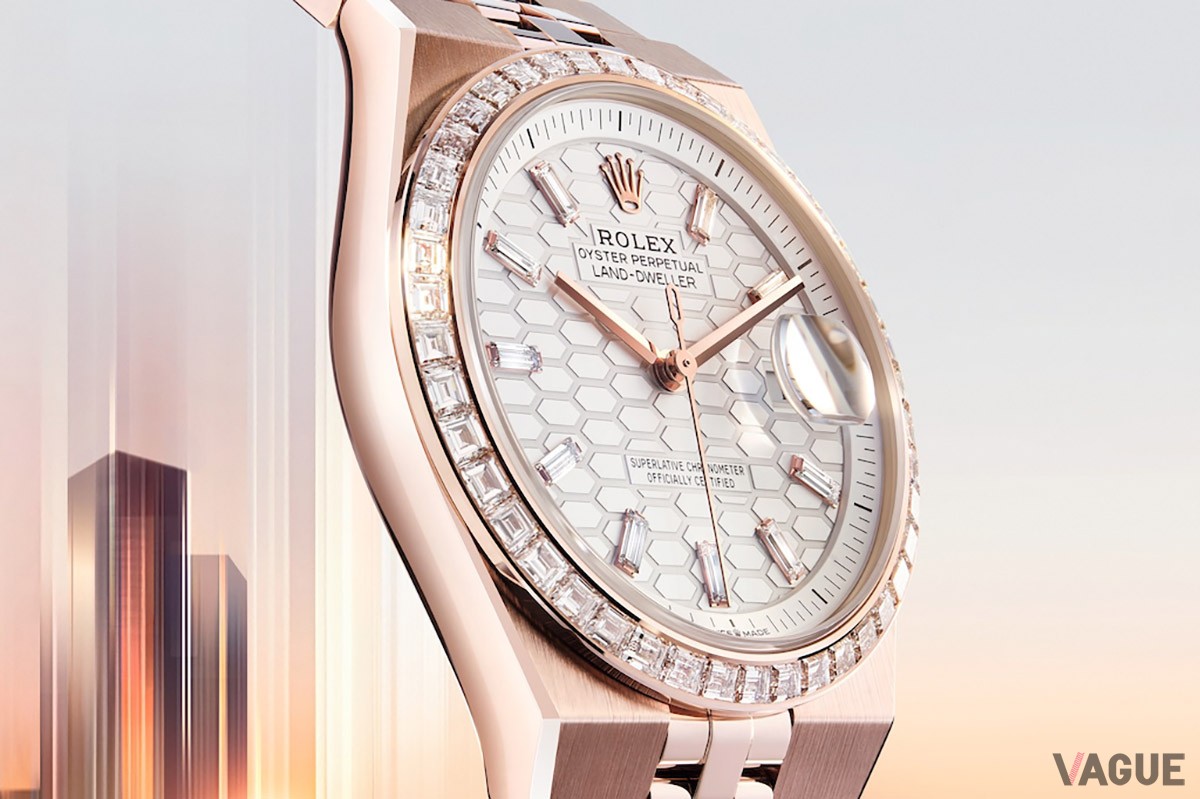 あたたかみのあるケースの色調に、清潔感のあるホワイトダイヤルが美しく映える18ctエバーローズゴールドモデル。ベゼルとインデックスに添えたダイヤが手元に華やぎを添える