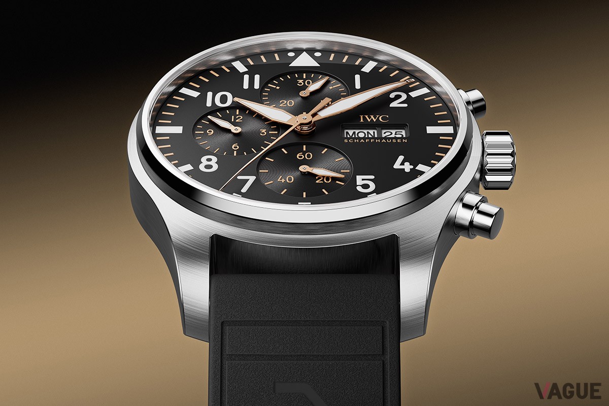 ベゼルを持たない「パイロット・ウォッチ・クロノグラフ」は2つのサイズで登場。大ぶりの43mm径は視認性や操作のしやすさを重視したいユーザーにおすすめ