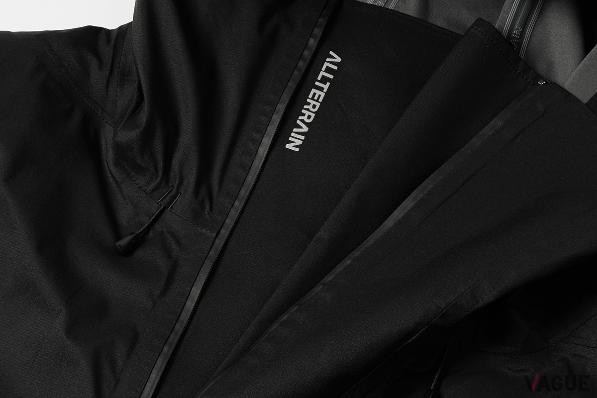 L3L OVER SHELL CAGOULE：5万5000円