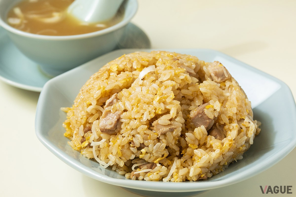 チャーハン（並）900円。（2025年5月より価格変更予定）スープ付き。スープはりゅうほうめんと同じ白濁したスープ