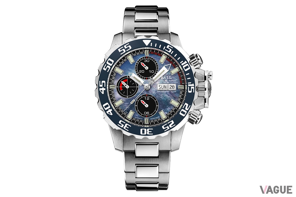 ブルーのベゼルも用意される（DC3226A-S9CJ-BE）