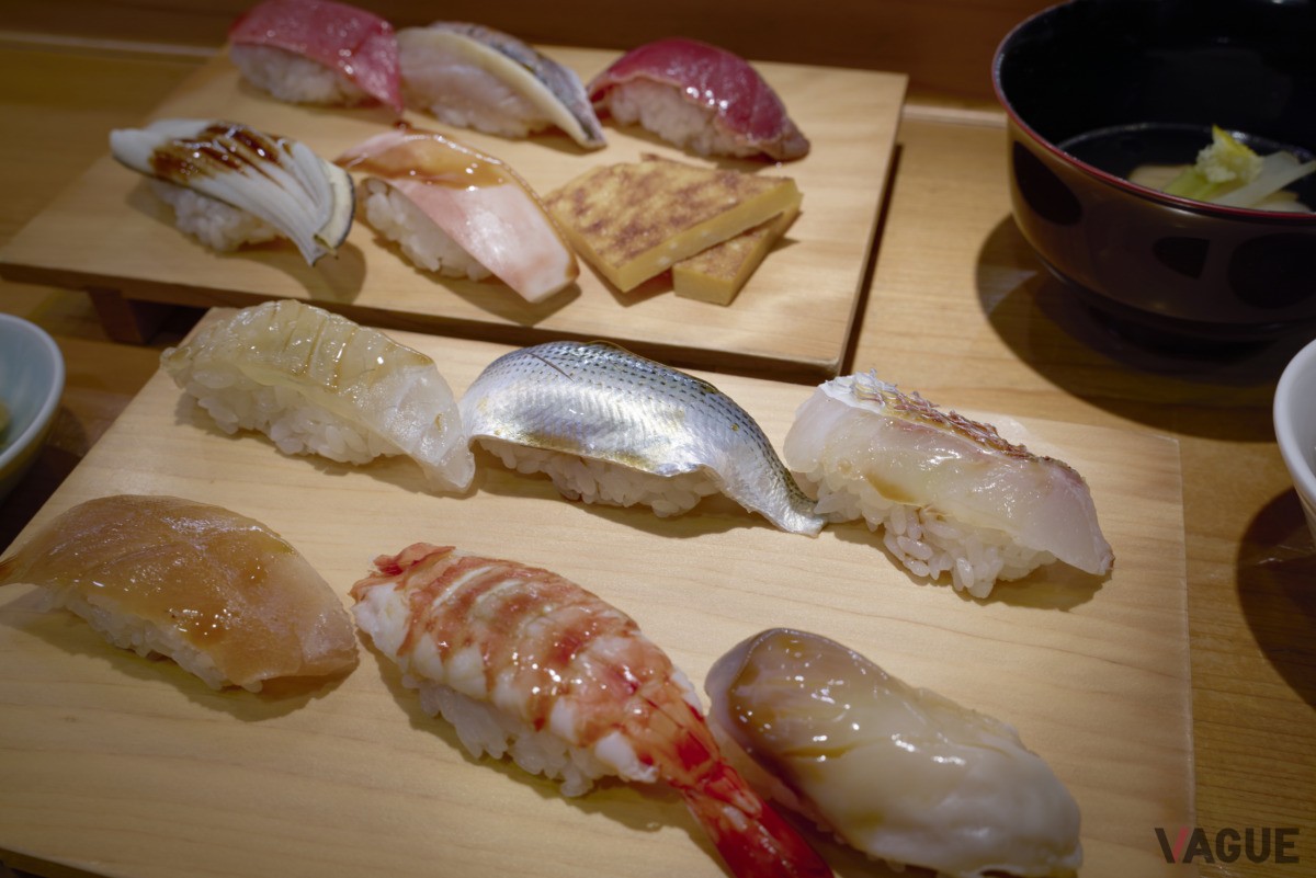 1日目昼食（車内）弁天山美家古寿司（べんてんやまみやこずし）（東京都浅草）