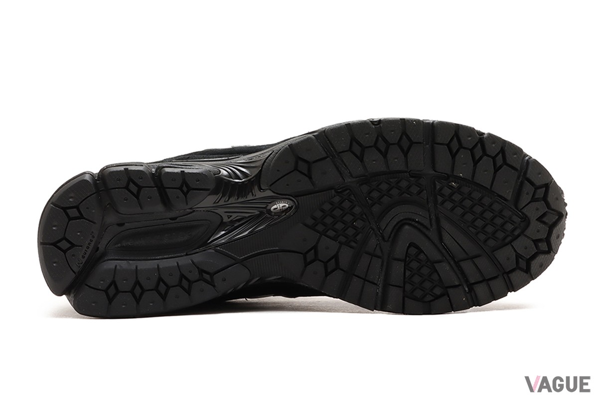 New Balance M2002RXX：2万6400円