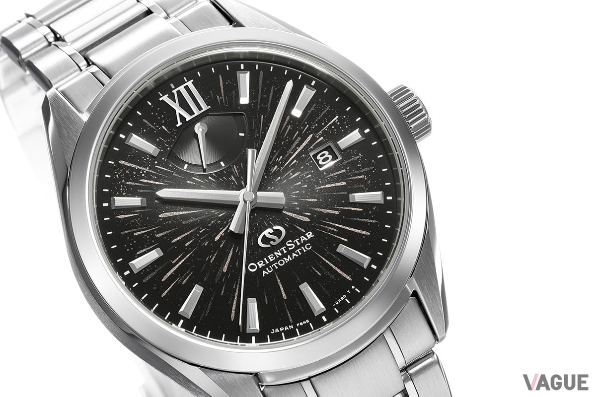 腕時計では世界で初めて用いられた「金属ナノ粒子積層技術」によって流星の輝きを表現