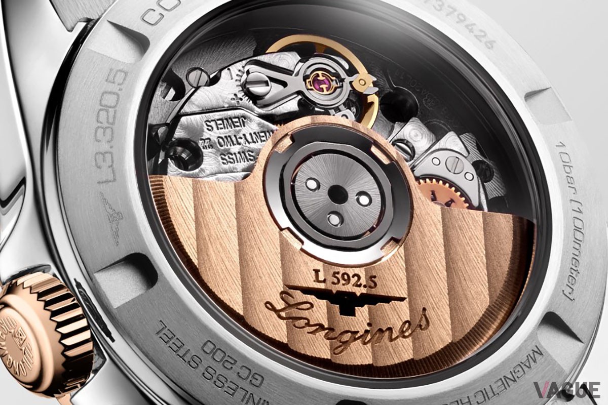 30mmモデルに搭載のキャリバー L592.5。約45時間のパワーリザーブを備える