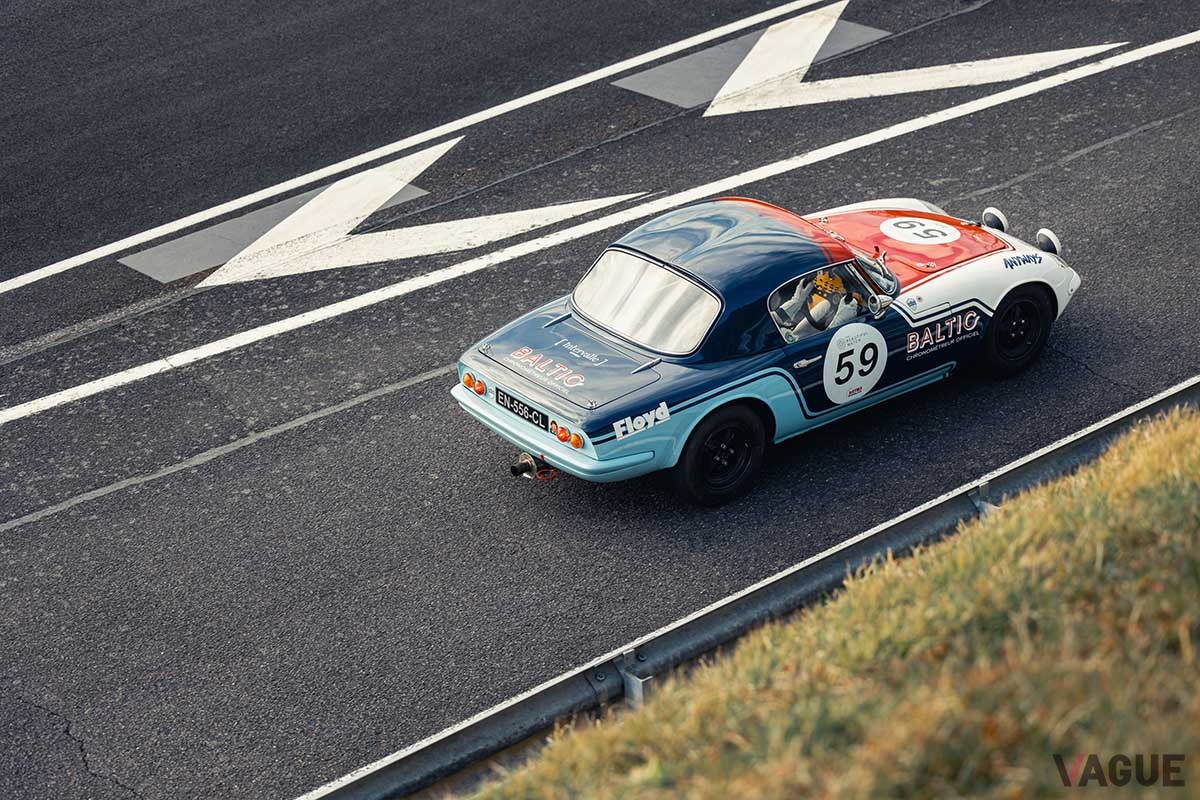バルチック自身のチームもレースに参加している。車体はウォッチと共通の配色を見せる