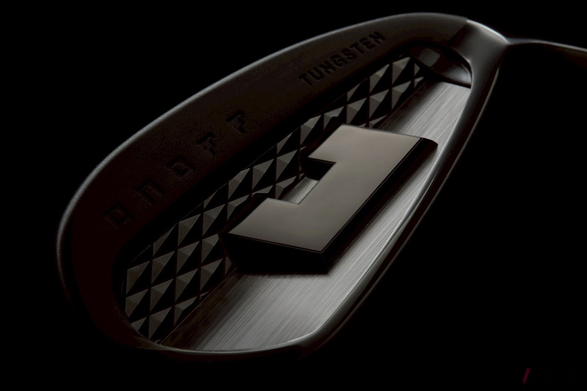 200セット限定の「ONOFF IRON AKA LIMITED BLACK」