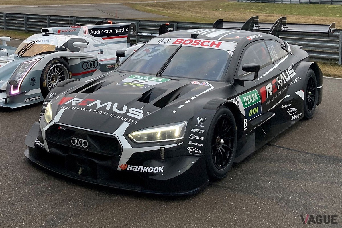 写真手前がドイツで人気のDTMに参戦した「RS 5 DTM」