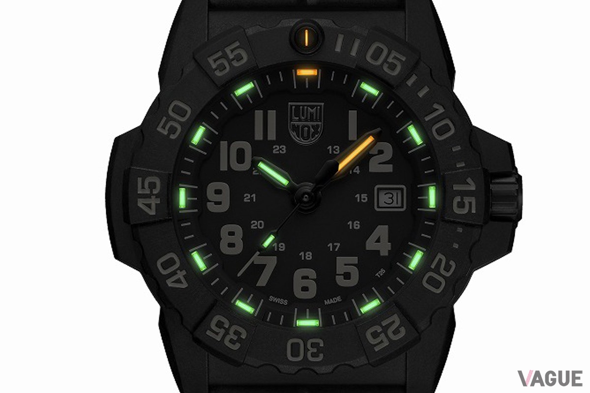 ルミノックス独自の自己発光システム“ルミノックス・ライト・テクノロジー（LLT）”は、あらゆる条件下で最長25年間の自己発光