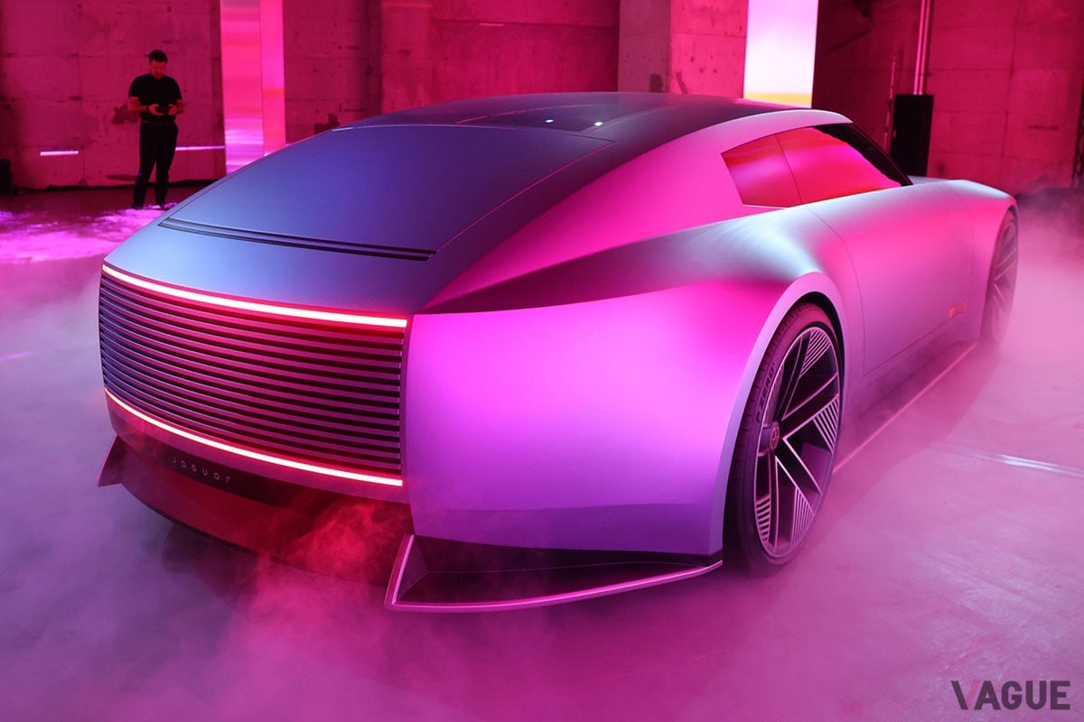 アジア初公開となった新生ジャガーのデザインビジョン・コンセプトカー「タイプ00」