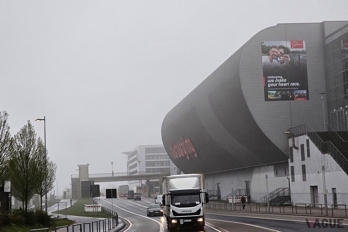 「ニュル24時間」の前哨戦となる4時間レースが開催されたニュルブルクリンクでのワンシーン