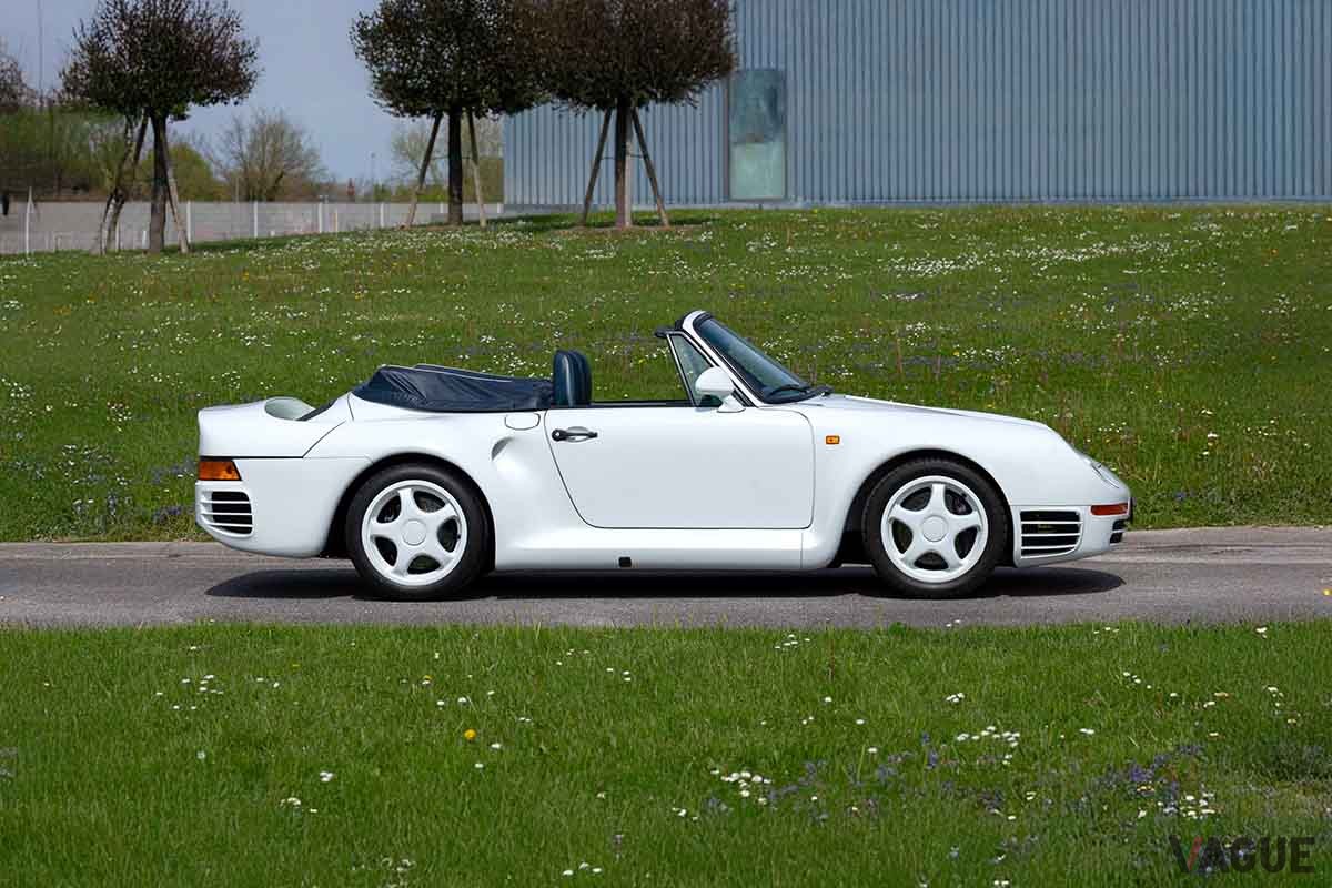 オークションに出品され、129万9750ユーロ（約2億1200万円）で落札された1987年式ポルシェ「959“スピードスター”」Paolo Carlini(c)2025 Courtesy of RM　Sotheby's