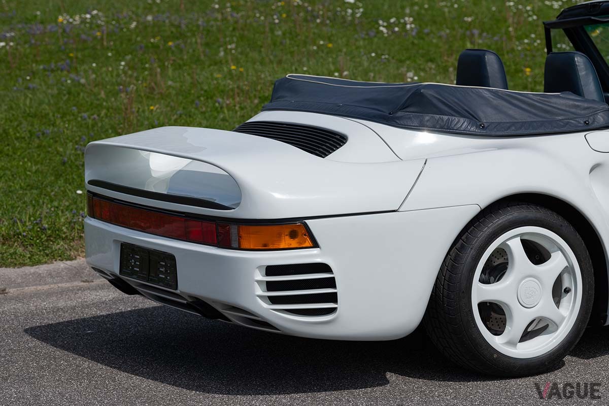 オークションに出品され、129万9750ユーロ（約2億1200万円）で落札された1987年式ポルシェ「959“スピードスター”」Paolo Carlini(c)2025 Courtesy of RM　Sotheby's