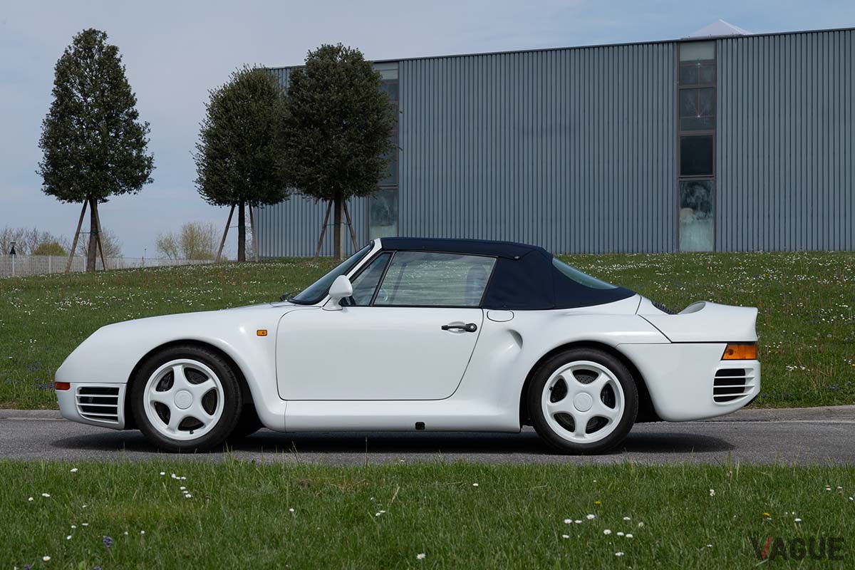 オークションに出品され、129万9750ユーロ（約2億1200万円）で落札された1987年式ポルシェ「959“スピードスター”」Paolo Carlini(c)2025 Courtesy of RM　Sotheby's