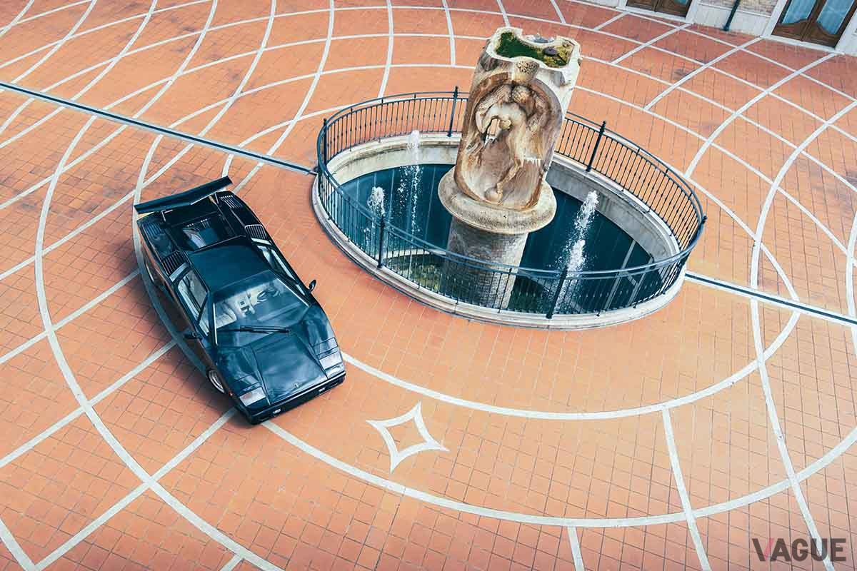 オークションに出品され、高値で落札された1989年式ランボルギーニ「カウンタック25thアニバーサリー」 Ivan Caravona(c)2025 Courtesy of RM Sotheby's
