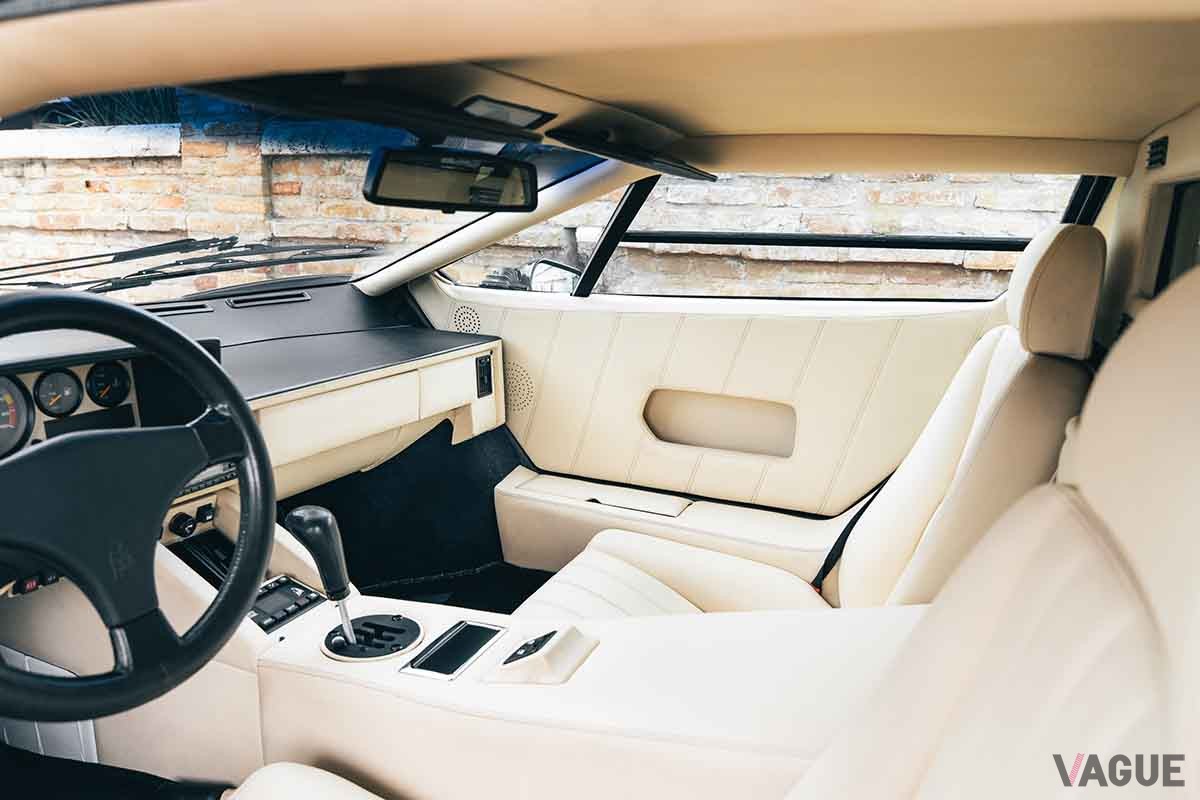 オークションに出品され、高値で落札された1989年式ランボルギーニ「カウンタック25thアニバーサリー」 Ivan Caravona(c)2025 Courtesy of RM Sotheby's