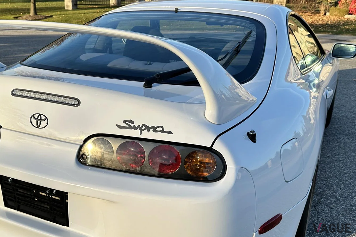 米国のオンラインオークションに登場した1999年式トヨタ「スープラ」RZ-S