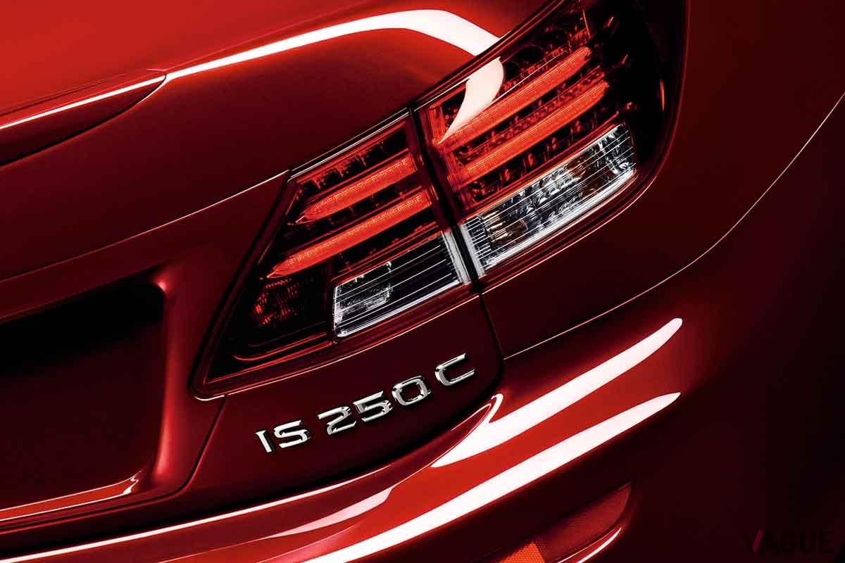 いまから16年前の2009年5月7日に発売されたレクサス「IS250C」（海外仕様）