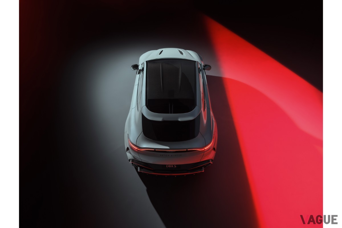 アストンマーティン新型「DBX S」