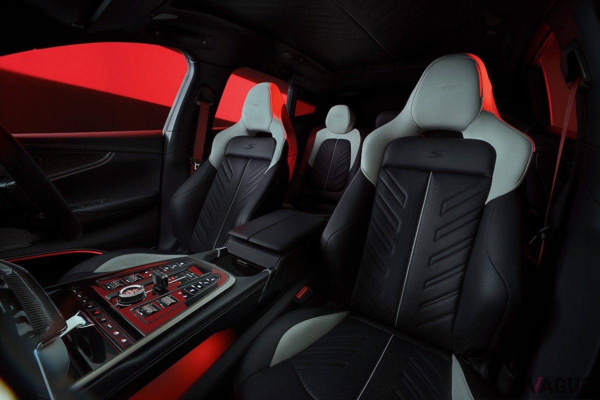 アストンマーティン新型「DBX S」