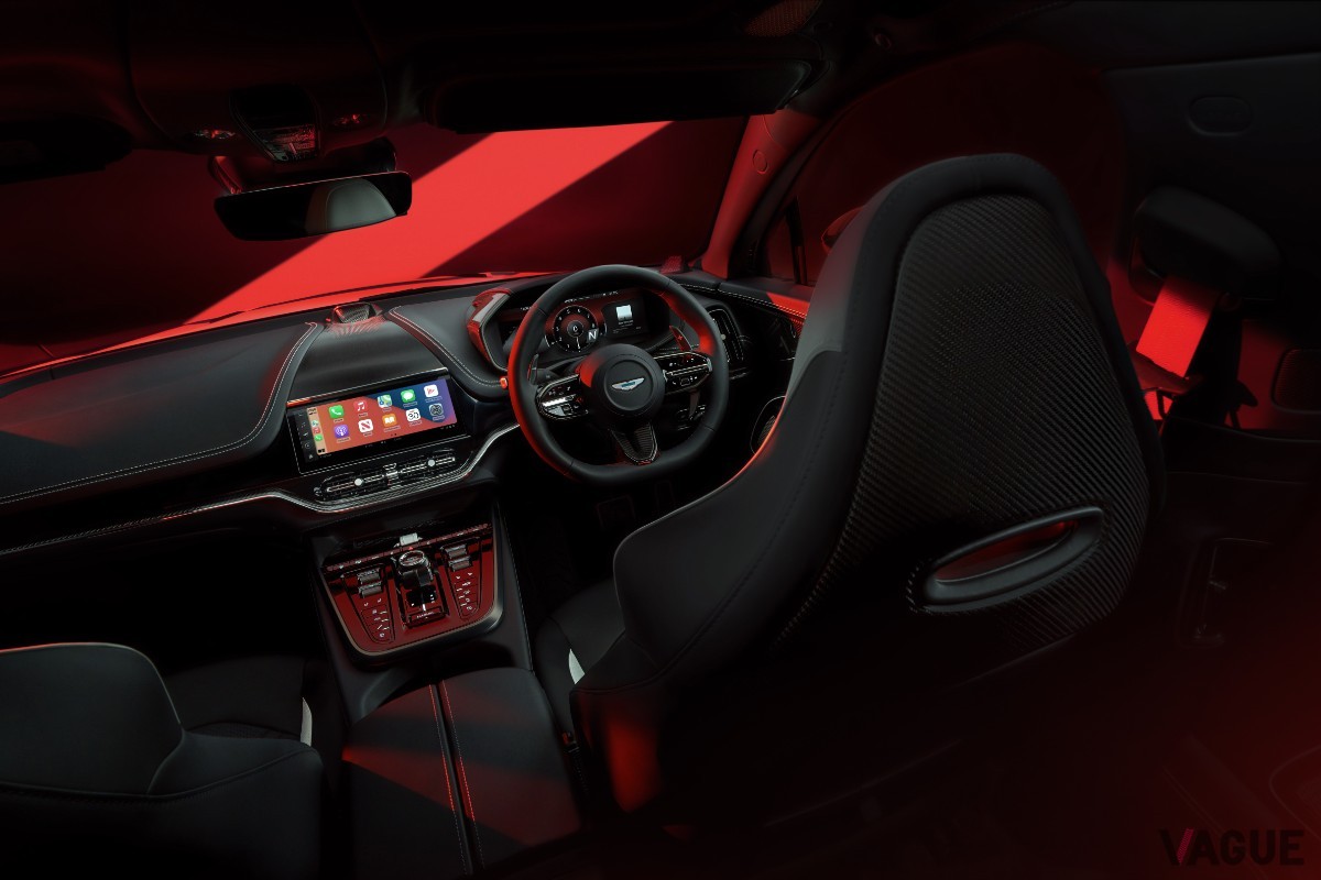 アストンマーティン新型「DBX S」