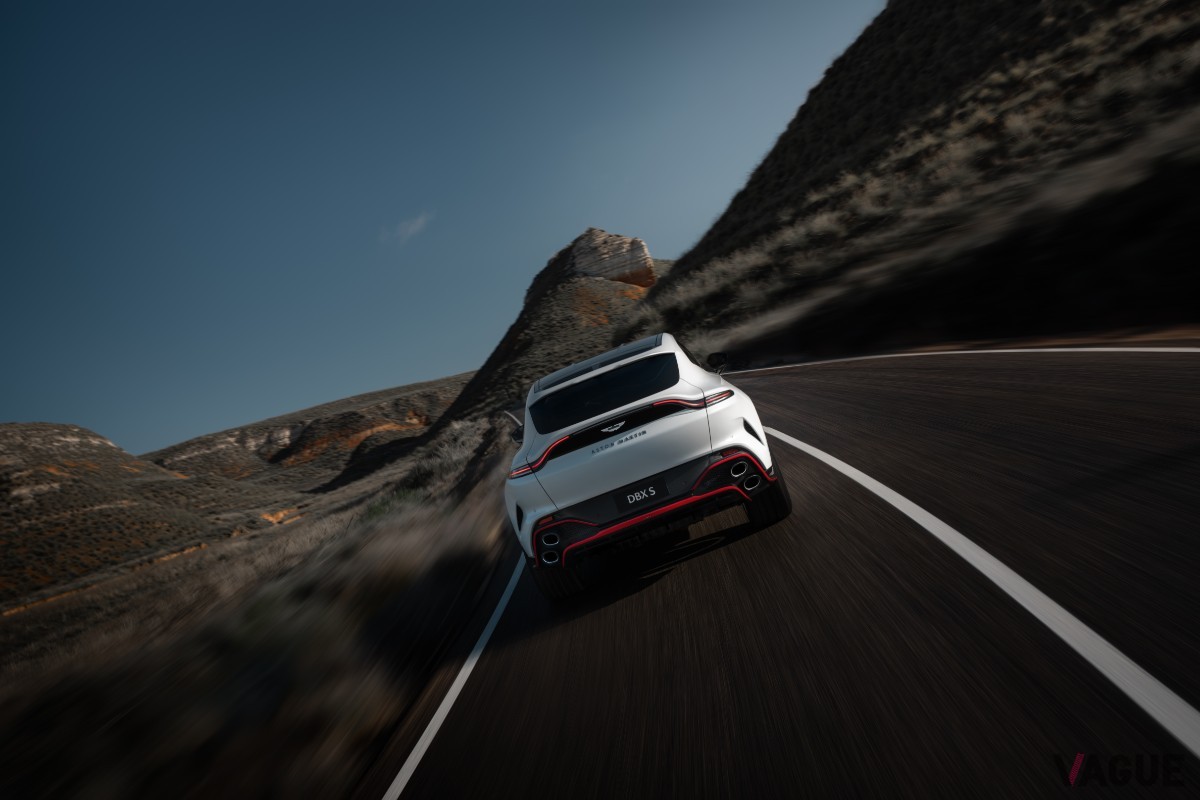 アストンマーティン新型「DBX S」