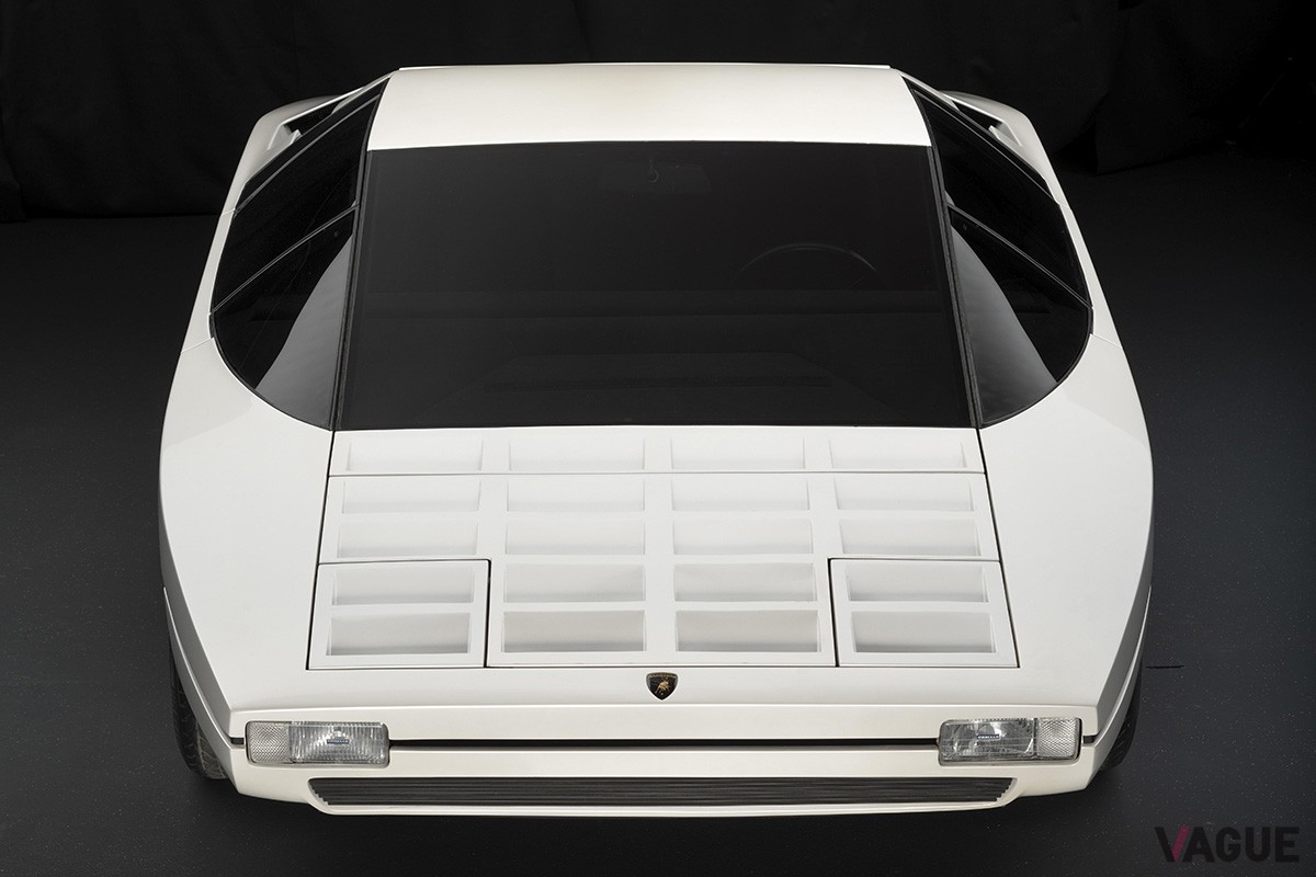 ランボルギーニのコンセプトカー「ブラボー」