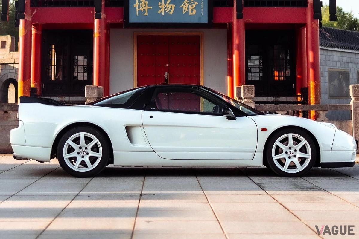 ホンダ「NSX-R」（C）Broad Arrow Auctions LLC.ホンダ「NSX-R」