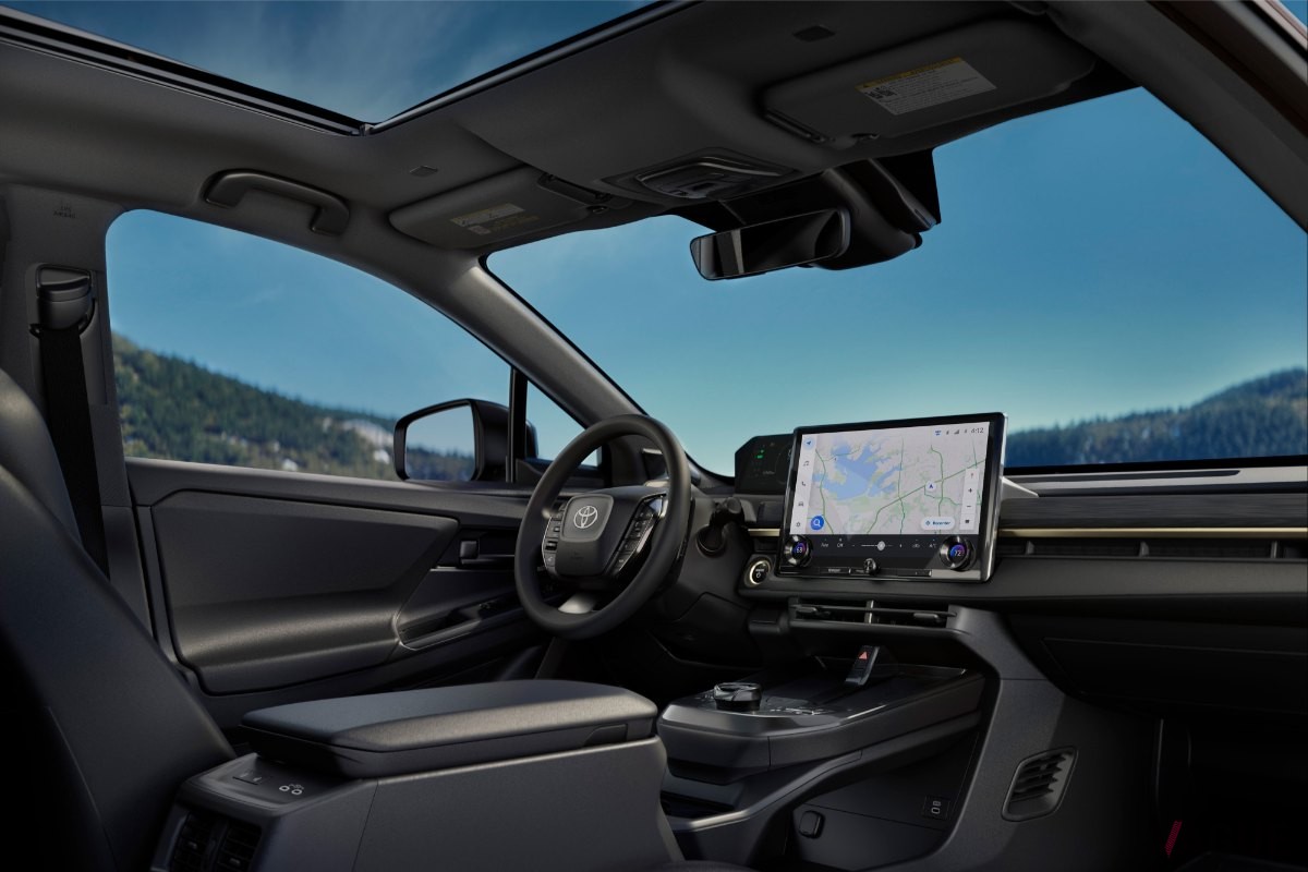 トヨタの電動SUV新型「bZウッドランド」