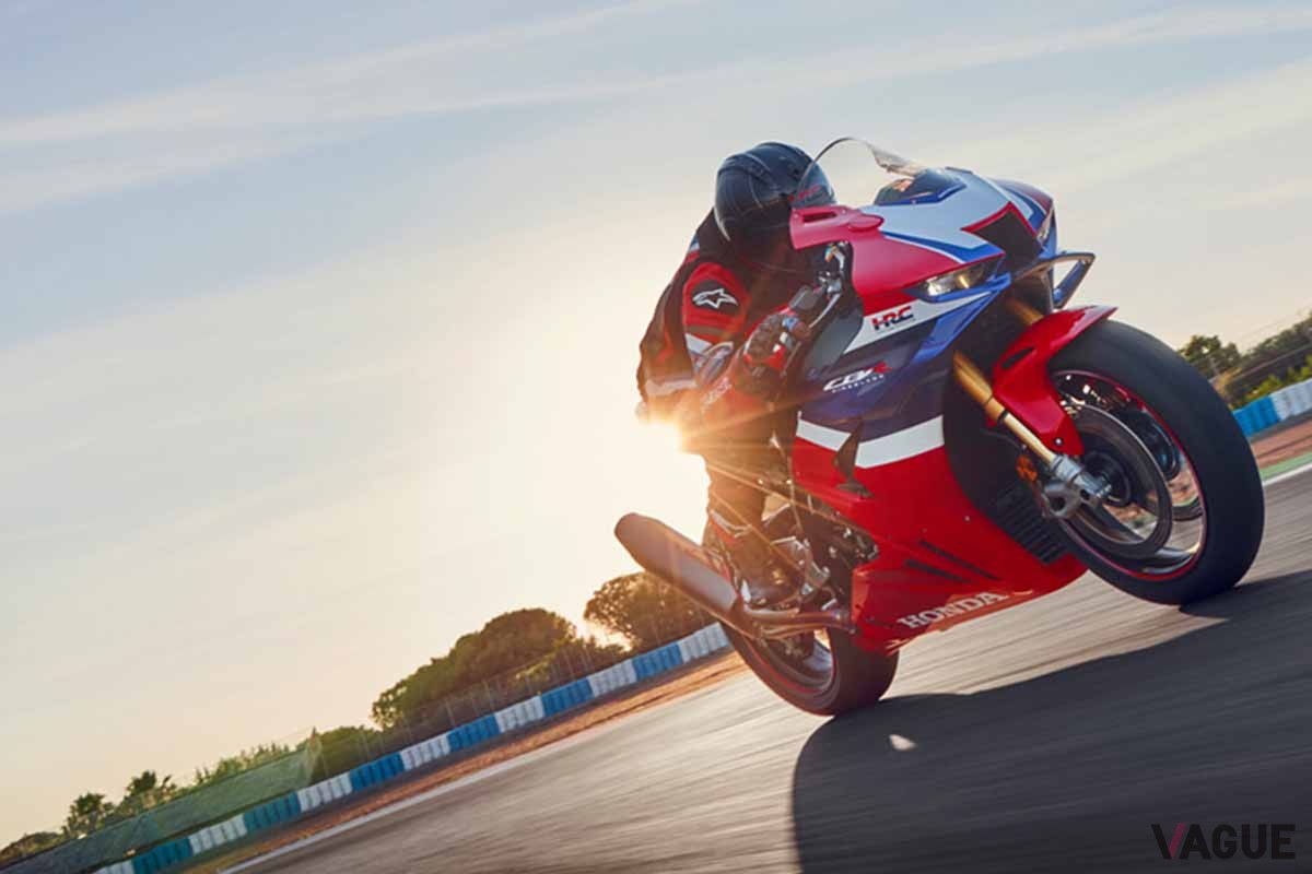 ホンダ「CBR1000RR-R」