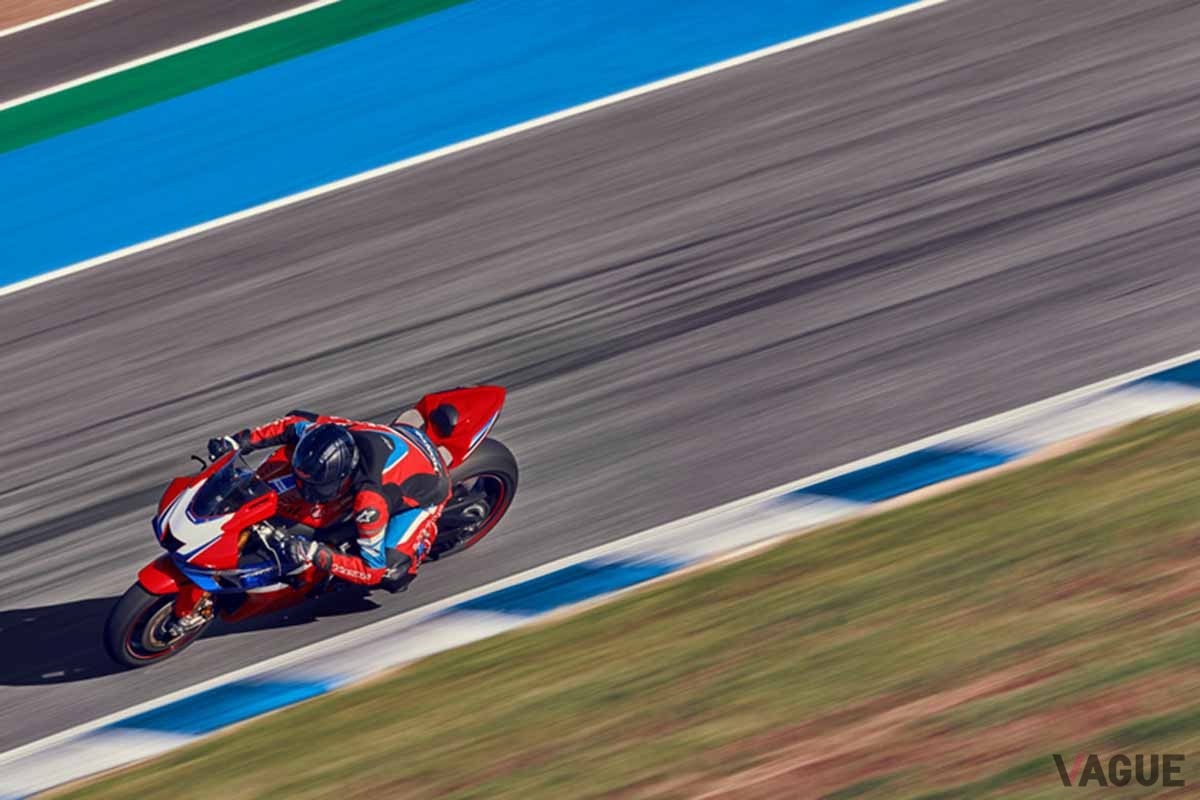 ホンダ「CBR1000RR-R」