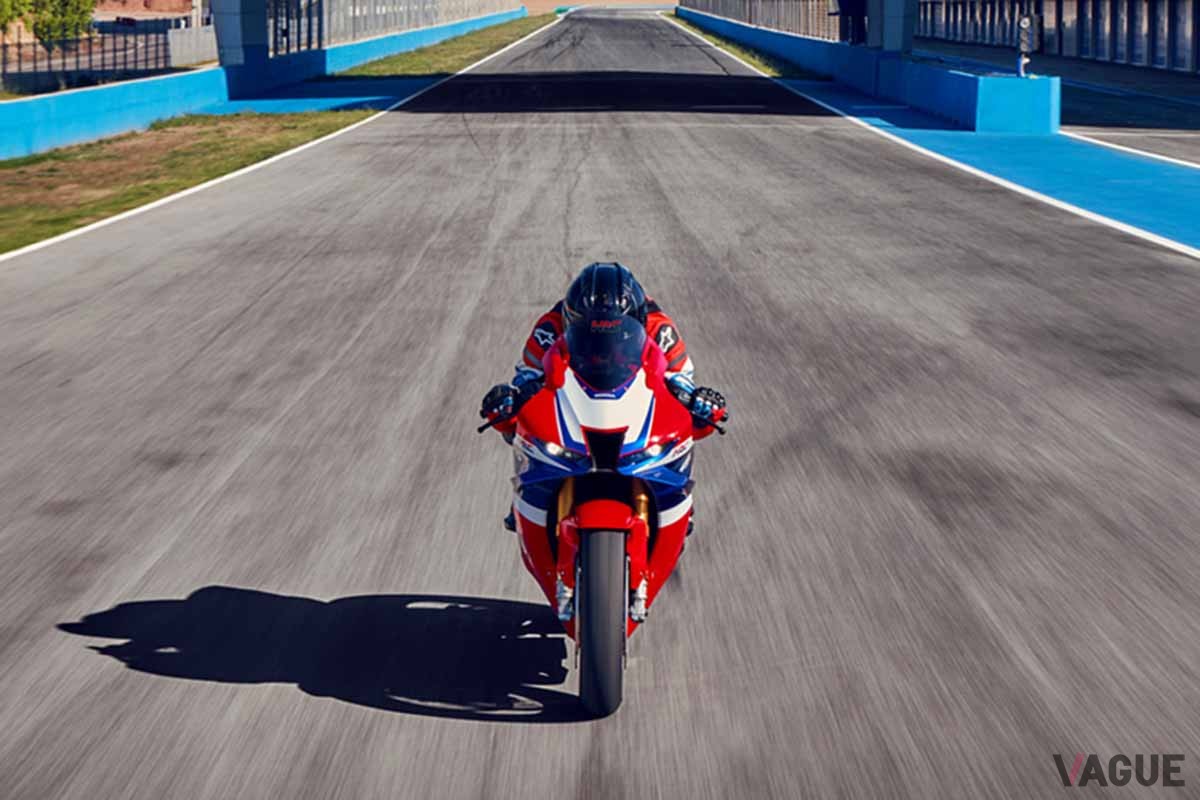 ホンダ「CBR1000RR-R」