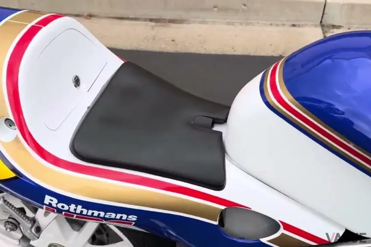 米国オークションに登場、高値で落札された1994年式ホンダ「NSR250R SP ロスマンズ」