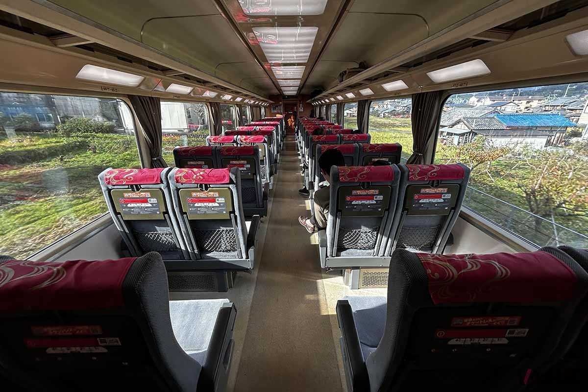 特急「こうや」の車内