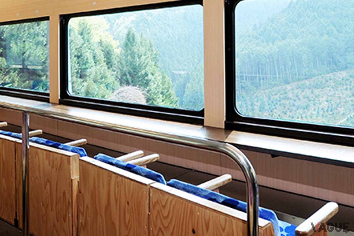橋本駅から極楽寺橋駅を結ぶ観光列車「天空」