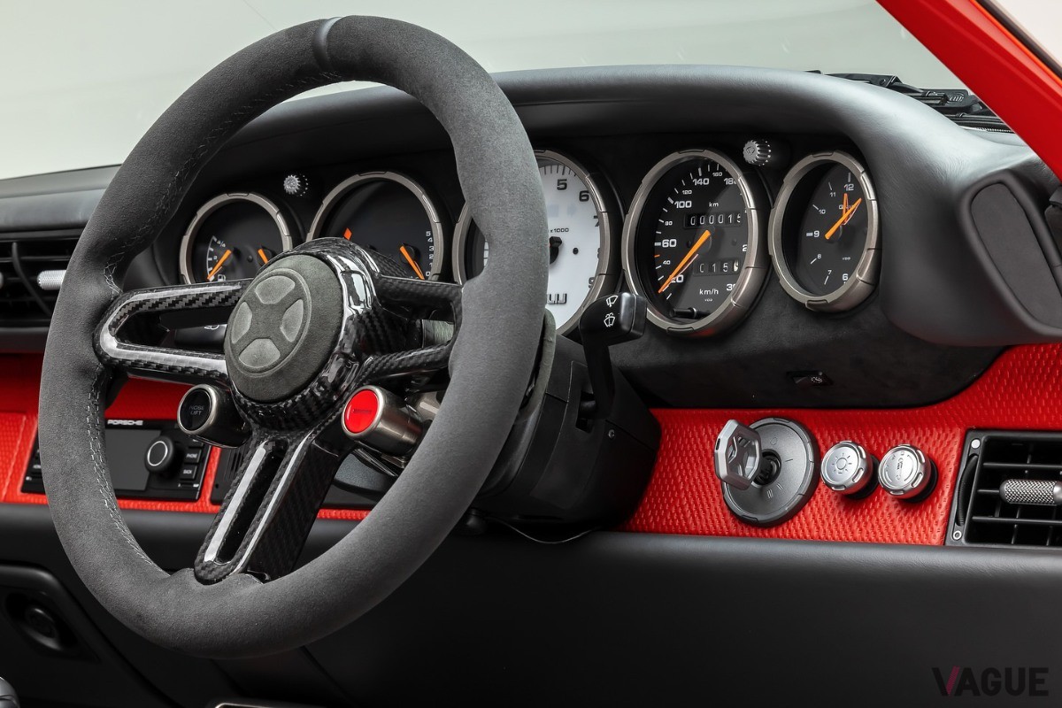 993型ポルシェ「911」をベースに、ガンサーワークスが製作したルーフレス仕様の最新レストモッド「ザ・トップレス・コミッション」