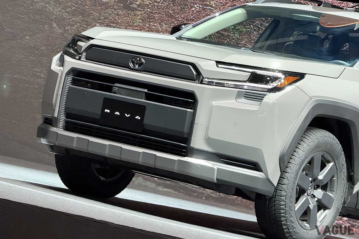 トヨタ新型「RAV4 ADVENTURE」